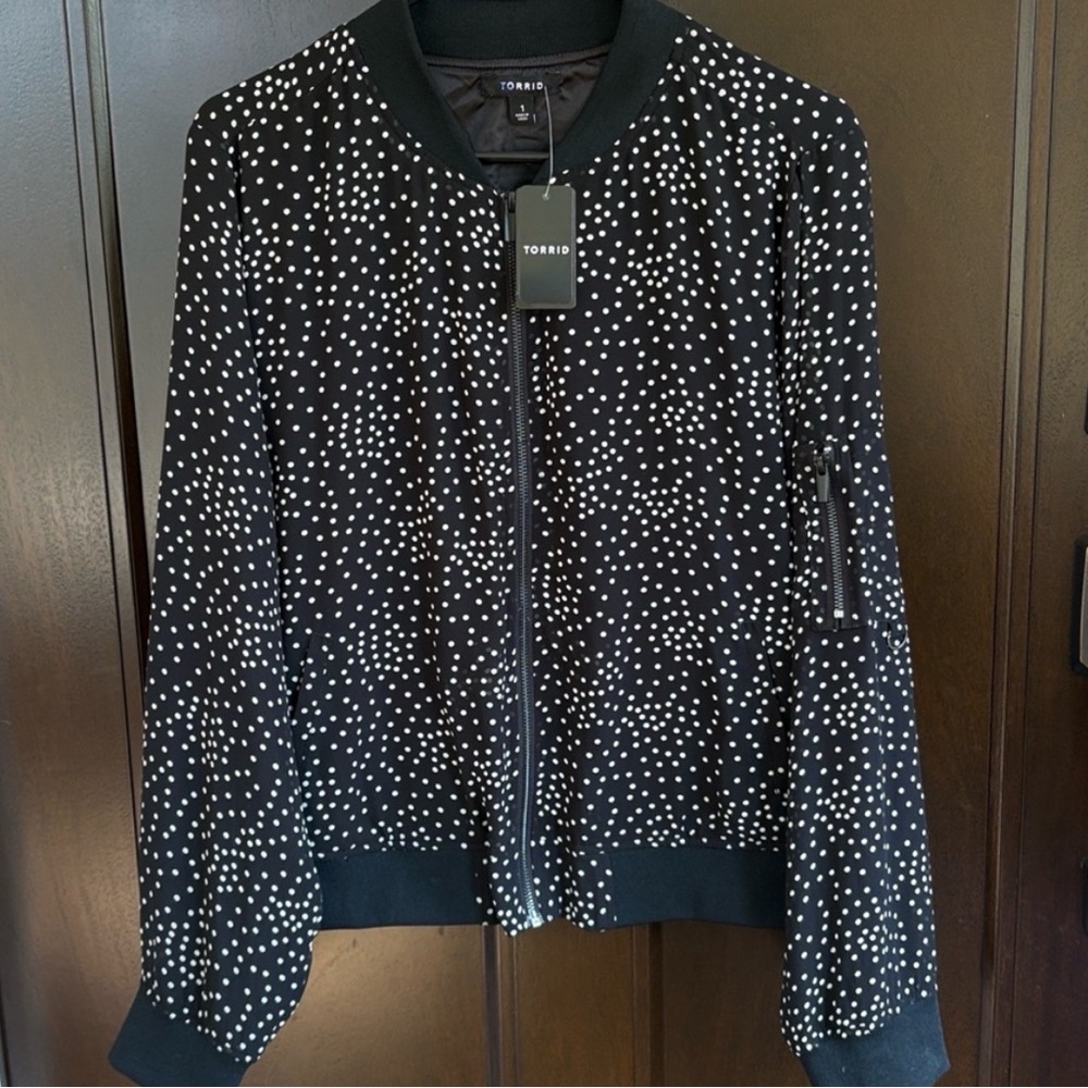 TORRID Chiffon Bomber Jacket in black and White print size 3X NWT - Picture 5 of 8